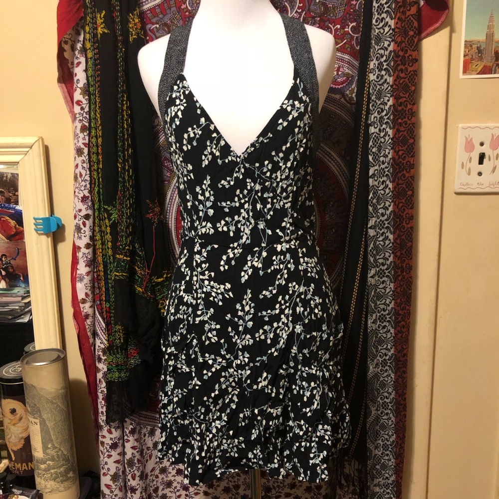 🌼Deep V Floral Dress🌼